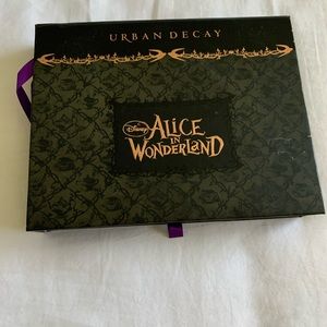 Urban Decay Alice in Wonderland Palette